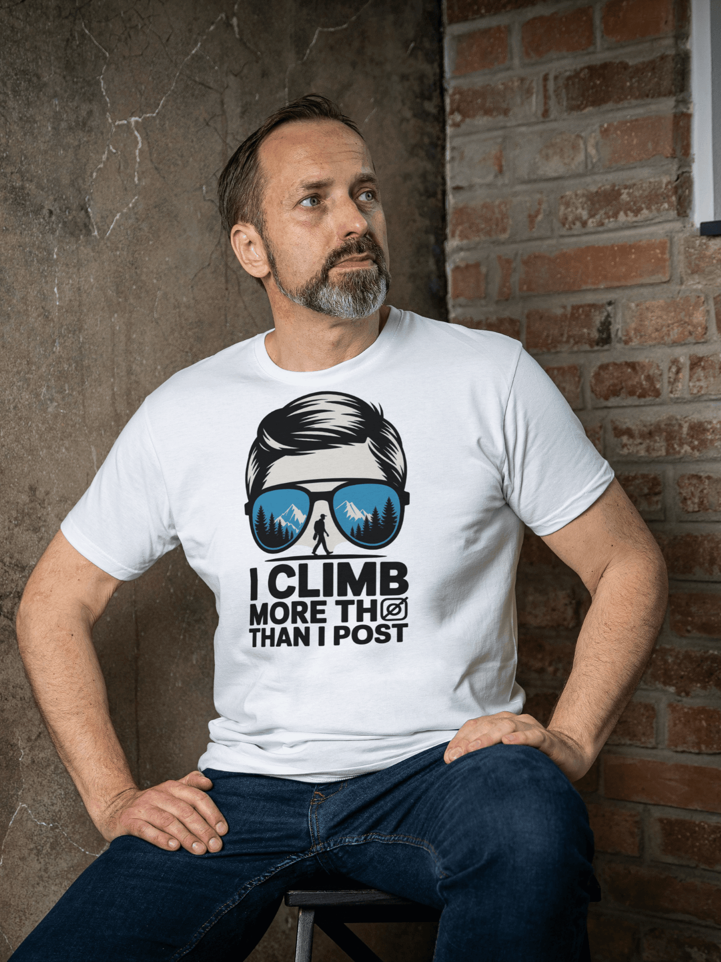 "I climb more than i post" Premium T-Shirt